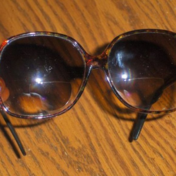 Vintage Liz Claiborne Sunglasses Jackie O Type main image 2
